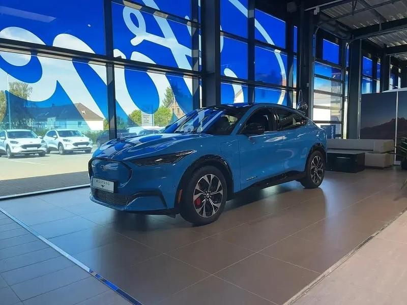 Grabberblue (blau) Gebraucht 2022 Ford Mustang Mach-E SUV | 53.900 € - Bild 1/4