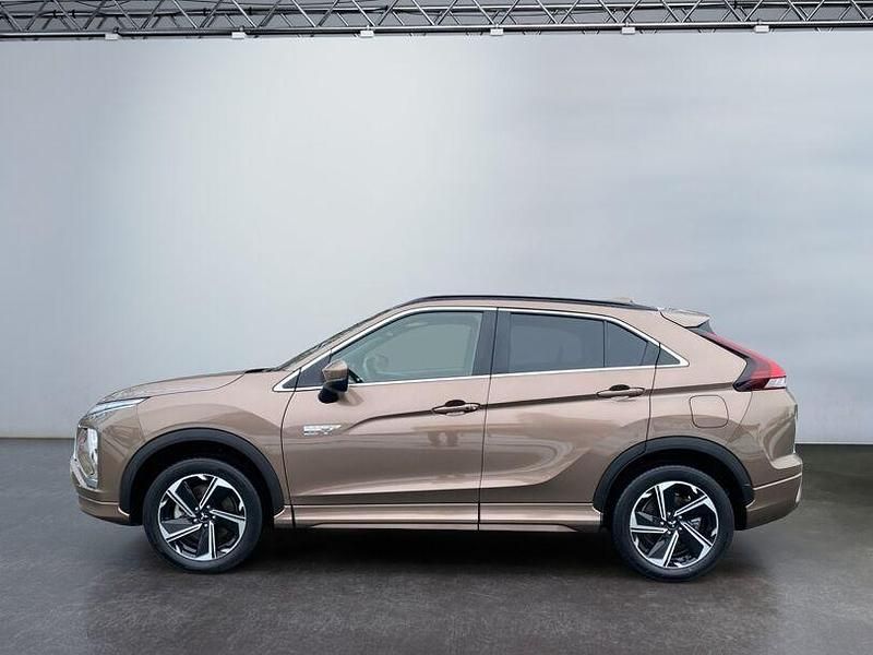 Gebraucht Mitsubishi Eclipse Cross Select 188 PS (138 kW) 2022 Bronzebraun SUV