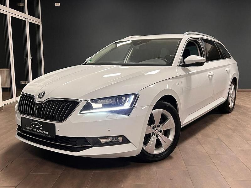 Weiß Gebraucht 2018 Skoda Superb LAURIN & KLEMENT Kombi | 17.990 € (Superpreis) - Bild 1/4