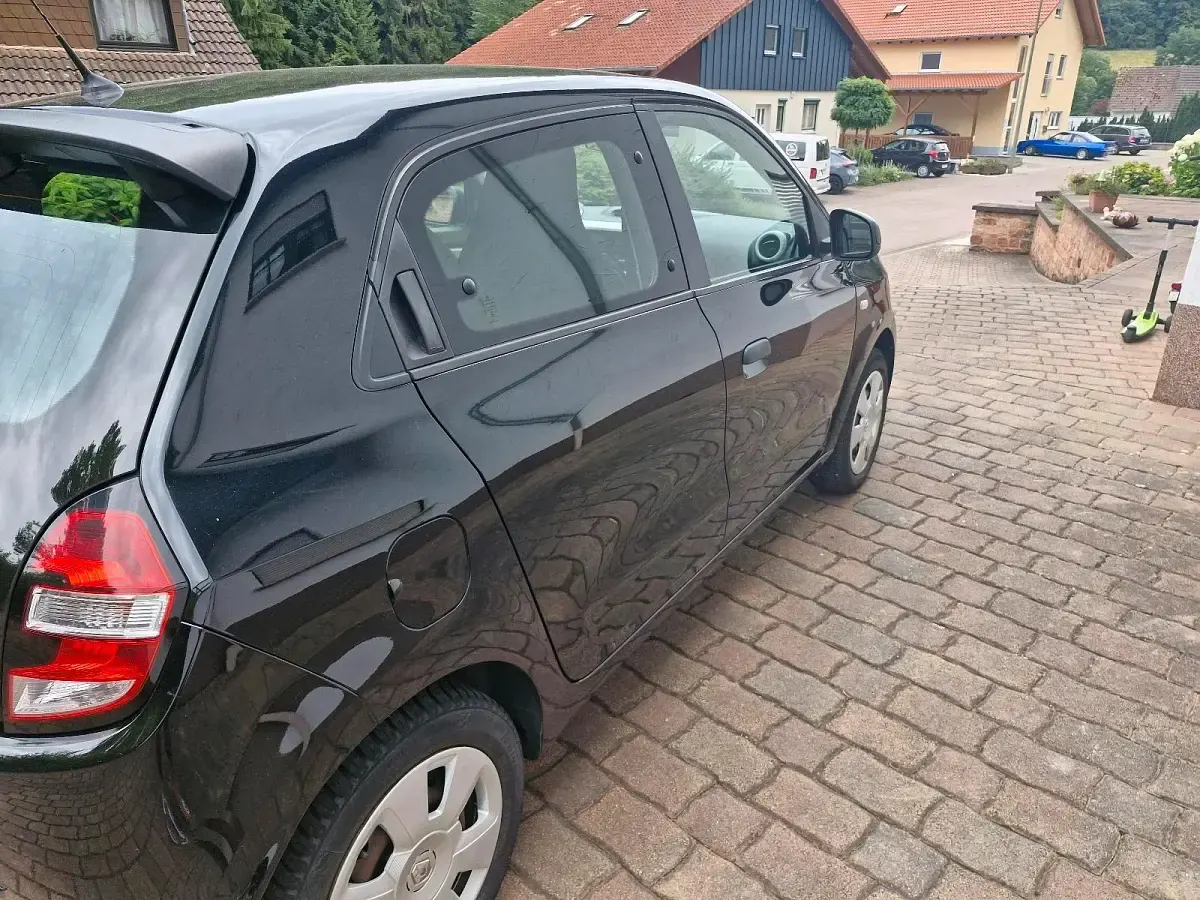 Gebraucht Renault Twingo 69 PS (50 kW) 2016 Schwarz Kleinwagen