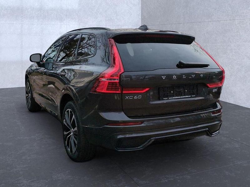Gebraucht Volvo XC60 Ultimate 235 PS (172 kW) 2023 Platinum grey / (metallic) SUV