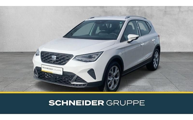 Weiß Gebraucht 2024 Seat Arona FR SUV | 22.180 € (Fairer Preis) - Bild 1/4