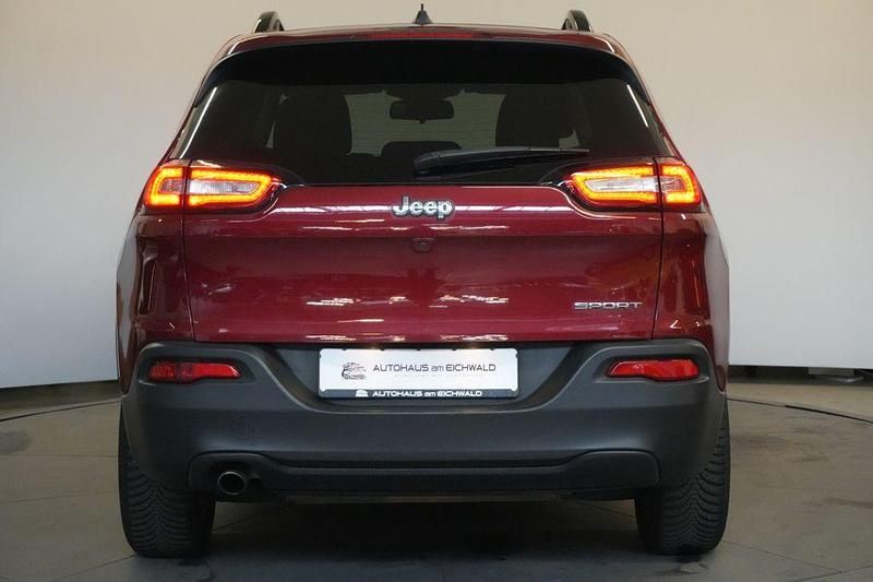 Gebraucht Jeep Cherokee Longitude 186 PS (136 kW) 2016 Rot SUV