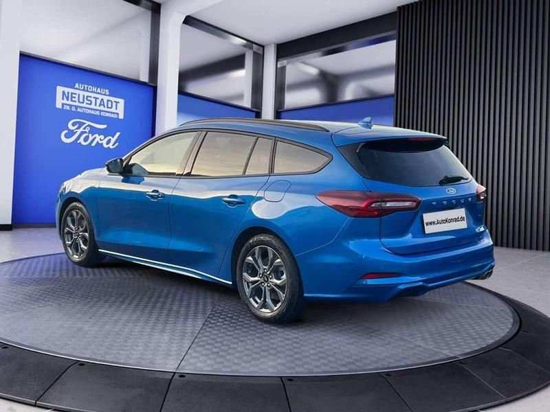Neu Ford Focus ST-Line X 155 PS (114 kW) 2025 Desert island blue metallic Kombi