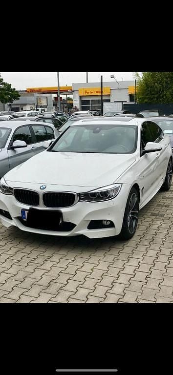 Weiß Gebraucht 2013 BMW 320 Gran Turismo M Sport Limousine | 19.700 € (Teuer) - Bild 1/4