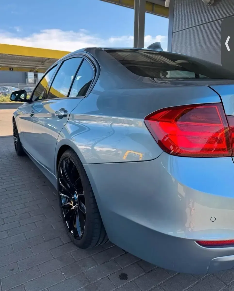 Gebraucht BMW 328 245 PS (180 kW) 2012 Blau Limousine