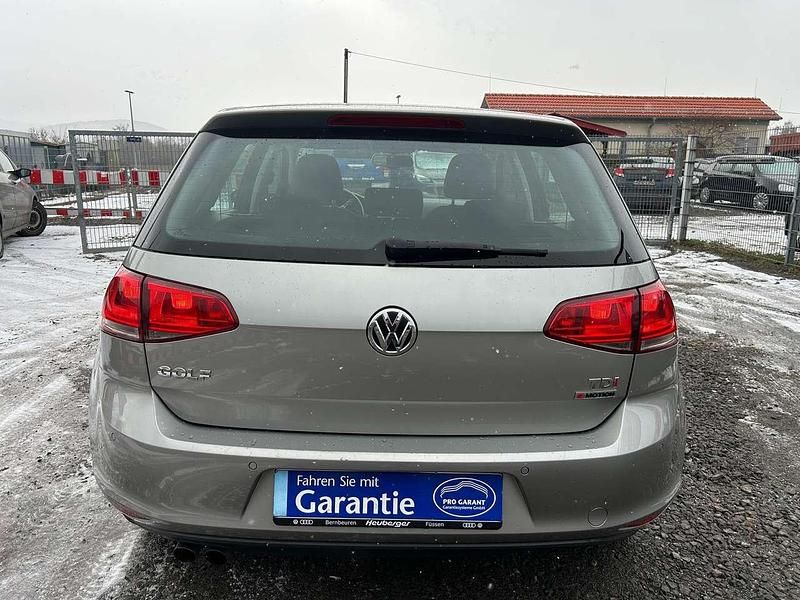 Gebraucht VW Golf VII Trendline 110 PS (80 kW) 2015 Tungsten silver metallic Kleinwagen
