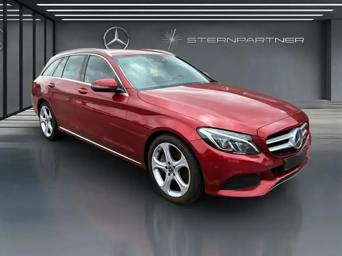 Gebraucht Mercedes C300 Avantgarde 245 PS (180 kW) 2017 Rot Kombi