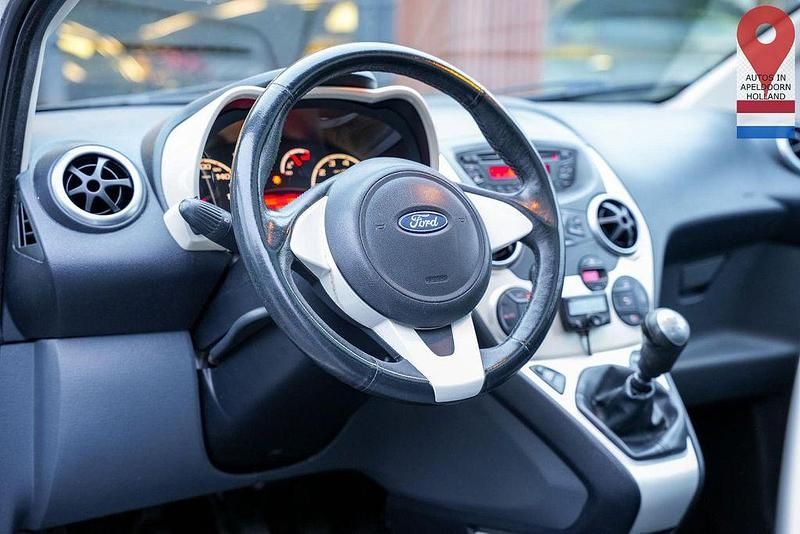 Gebraucht Ford Ka Titanium X 69 PS (50 kW) 2010 Weiß Kleinwagen