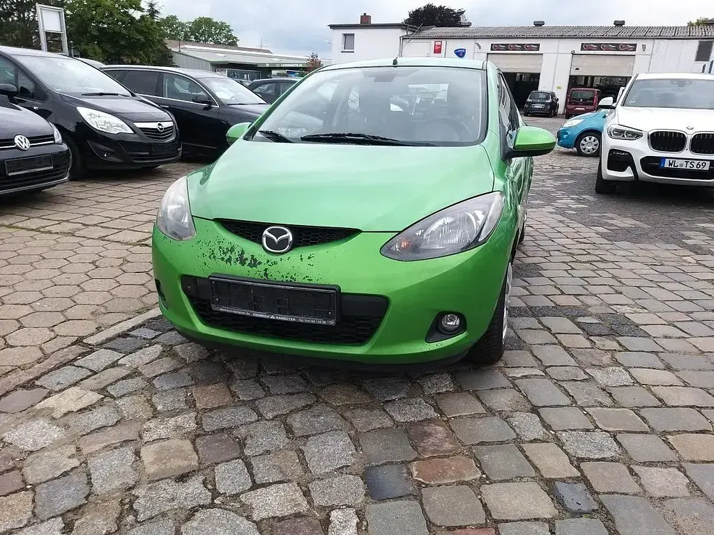 Gebraucht Mazda 2 Inclusive 86 PS (63 kW) 2008 Grün Kleinwagen