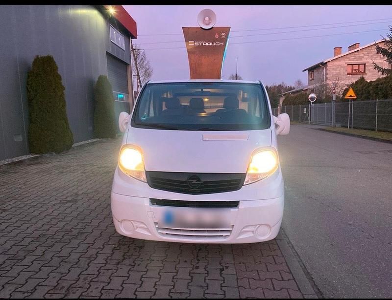 Gebraucht Opel Vivaro 115 PS (84 kW) 2007 Weiß Van / Kleinbus