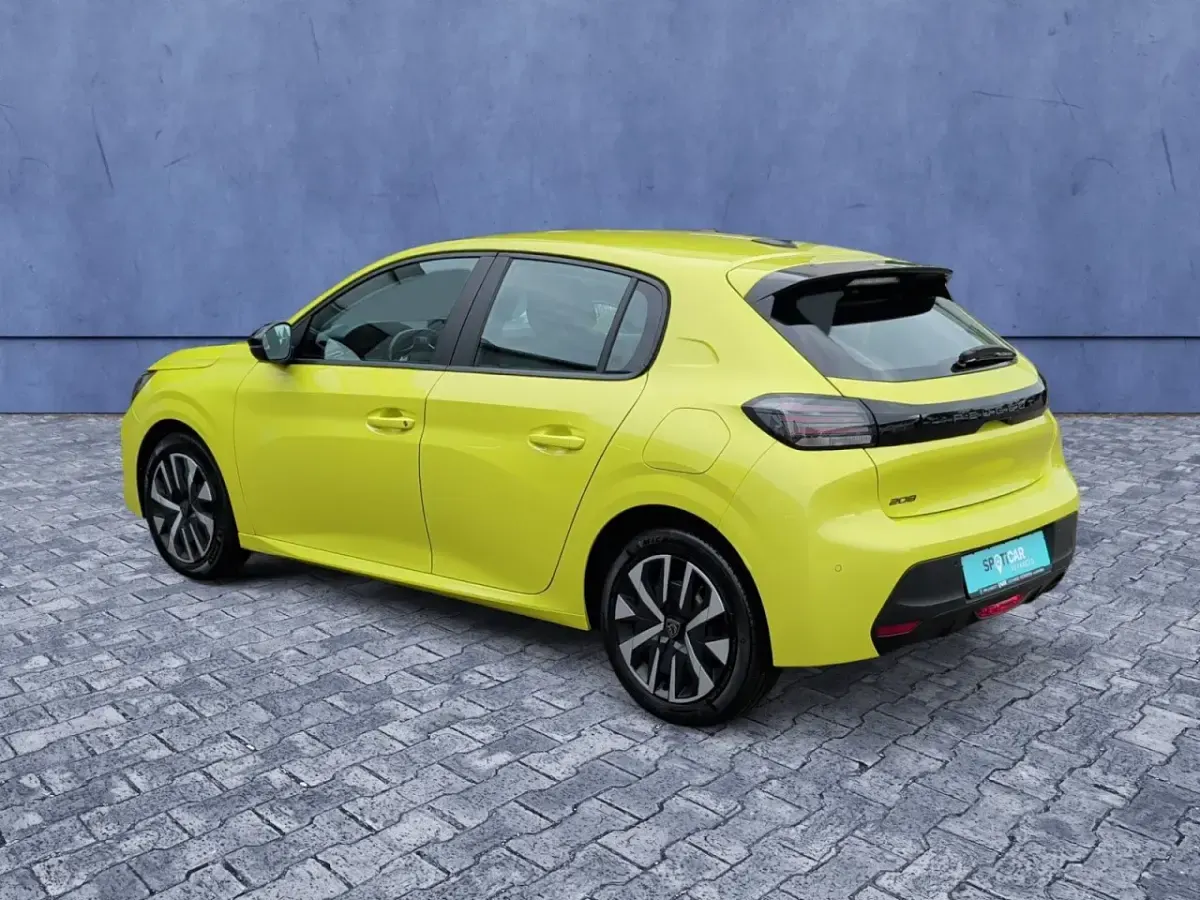 Occasion Peugeot 208 Active 75 ch (55 kW) 2024 Jaune Citadine