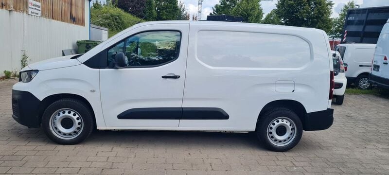 Lack weiss banquise/typ aussen Gebraucht 2021 Peugeot Partner Van / Kleinbus | 12.750 € (Guter Preis) - Bild 1/4