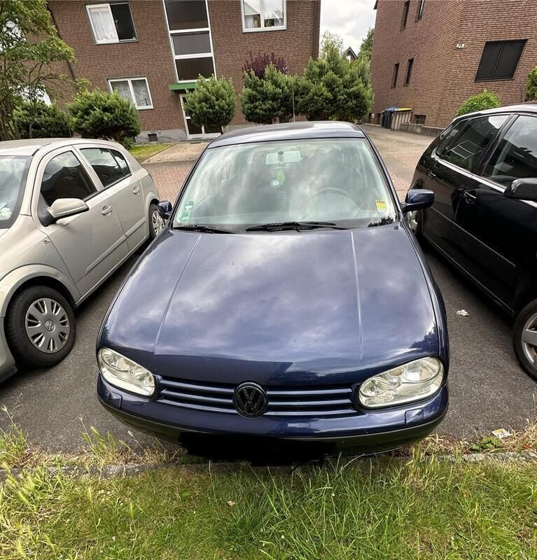 Blau Gebraucht 2000 VW Golf IV Edition Limousine | 1.500 € (Fairer Preis) - Bild 1/4