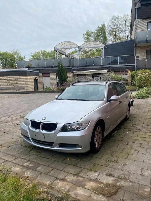 Second-hand BMW 320 150 CP (110 kW) 2006 Argintiu Break