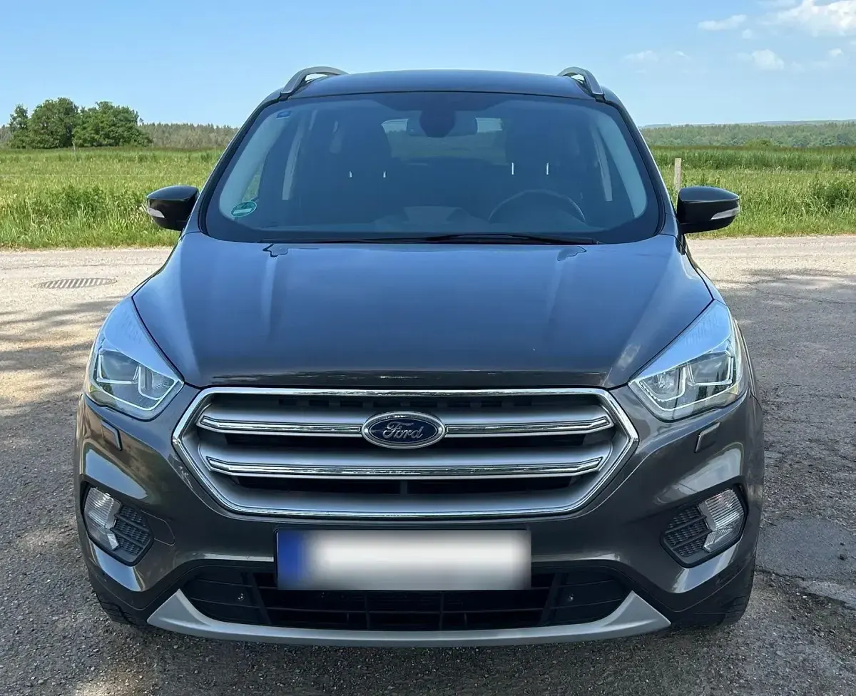 Gebraucht Ford Kuga Cool & Connect 150 PS (110 kW) 2017 Grau SUV