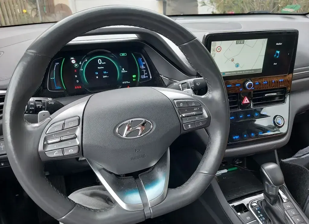 Gebraucht Hyundai Ioniq Prime 141 PS (103 kW) 2022 Weiß Kleinwagen