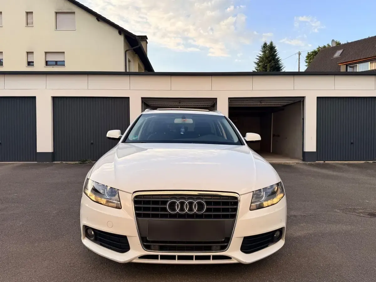 Gebraucht Audi A4 Attraction 143 PS (105 kW) 2012 Weiß Kombi