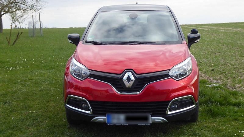 Gebraucht Renault Captur 118 PS (86 kW) 2015 Rot SUV