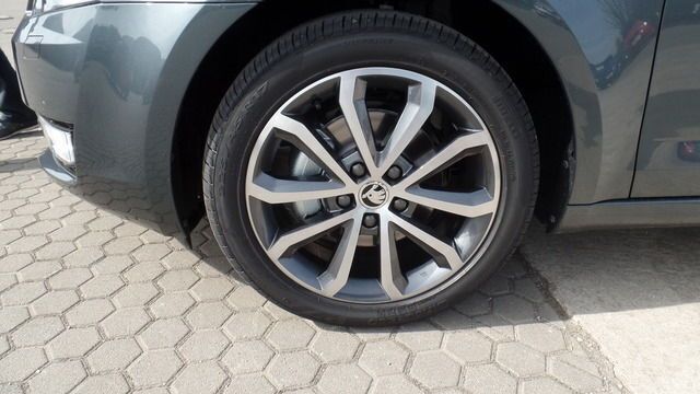 Gebraucht Skoda Octavia 150 PS (110 kW) 2015 Grau metallic Kombi