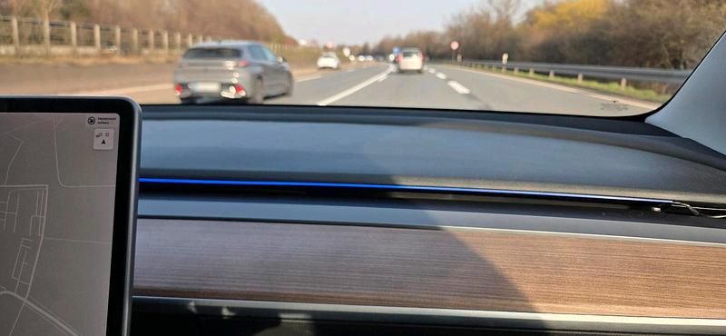 Gebraucht Tesla Model 3 Standard Range Plus 220 kW (300 PS) 2021 Weiß Limousine