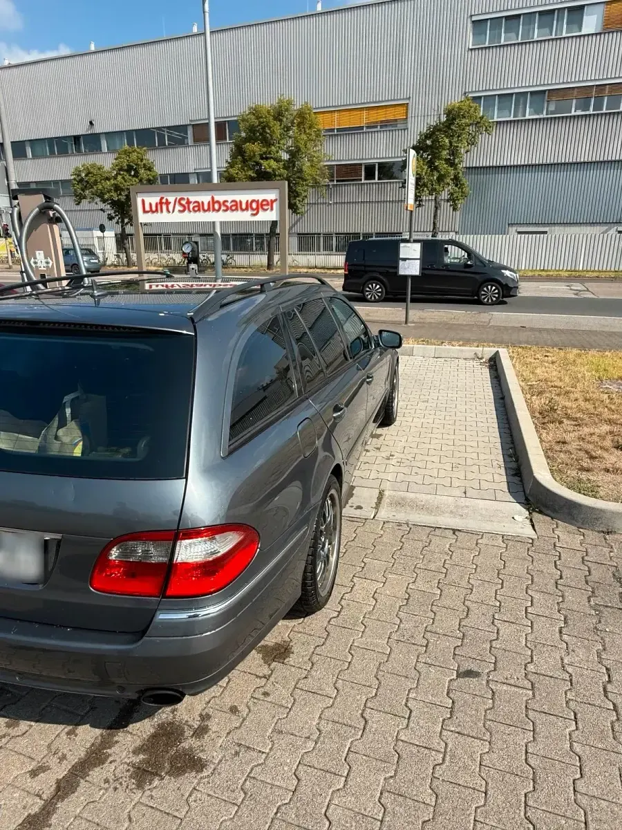 Gebraucht Mercedes E320 224 PS (164 kW) 2007 Grau Kombi