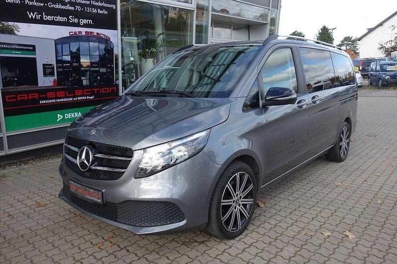 Gebraucht Mercedes V250 Night 190 PS (139 kW) 2022 Selenitgrau Van / Kleinbus