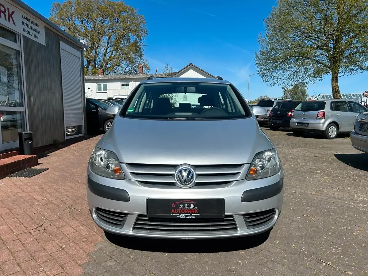 Gebraucht VW Golf VI Style 80 PS (58 kW) 2009 Silber Kleinwagen