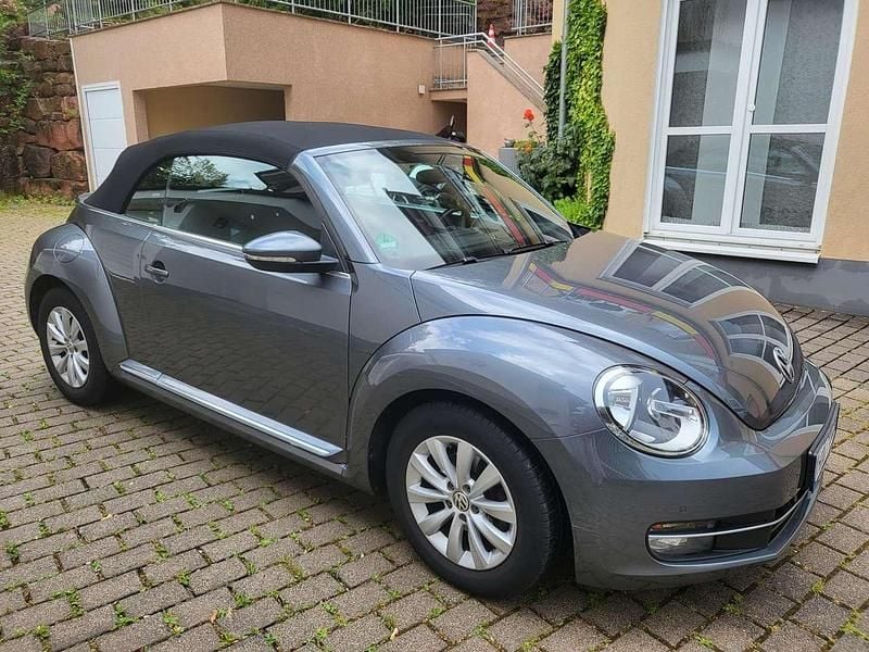 Gebraucht VW Beetle Cabriolet Allstar 150 PS (110 kW) 2016 Grau Cabrio