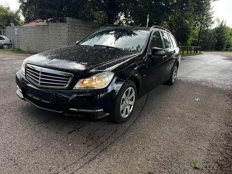 Schwarz Gebraucht 2011 Mercedes C220 Avantgarde Kombi | 6.800 € (Fairer Preis) - Bild 1/4