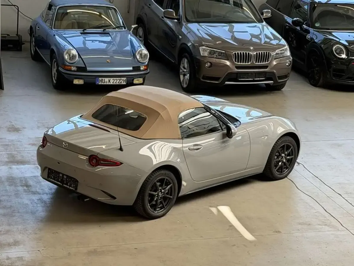 Gebraucht Mazda MX5 132 PS (97 kW) 2025 Grau (aero grey met) Cabrio