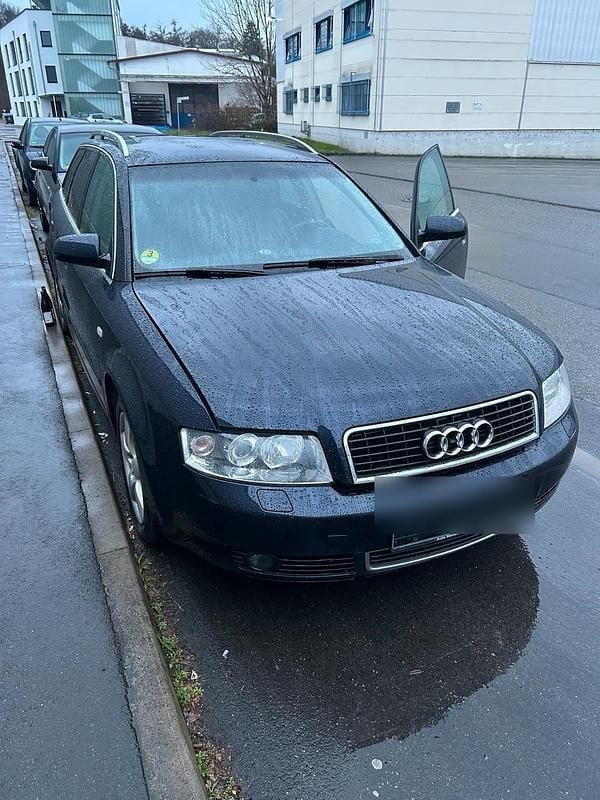 Blau Gebraucht 2002 Audi A4 Kombi | 750 € (Superpreis) - Bild 1/4