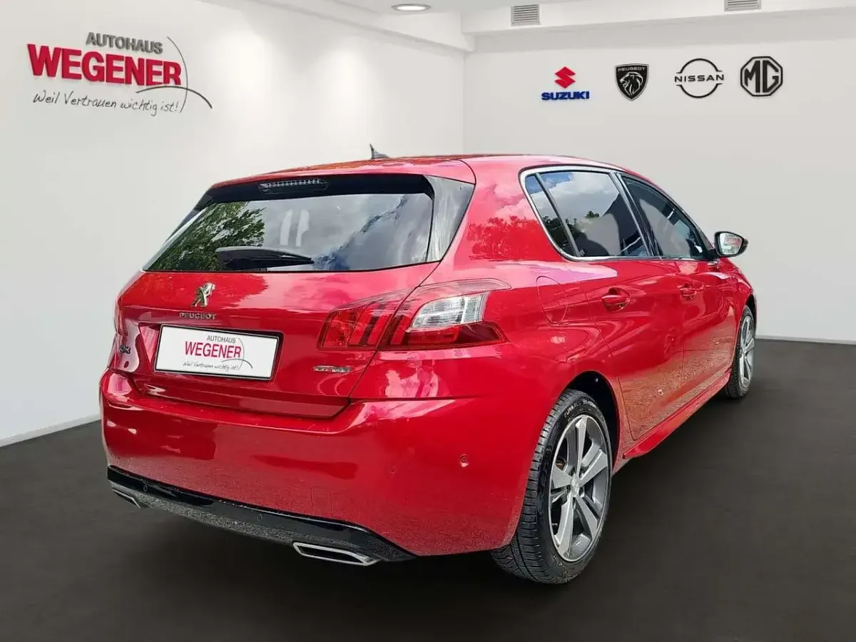 Gebraucht Peugeot 308 GT-line 131 PS (96 kW) 2016 Rot Limousine
