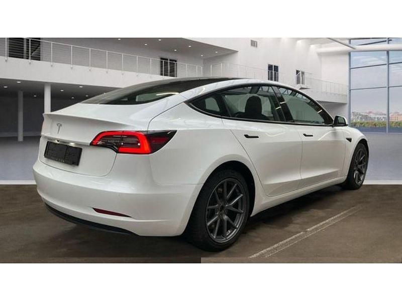 Gebraucht Tesla Model 3 239 kW (325 PS) 2022 Weiss (metallic) Limousine