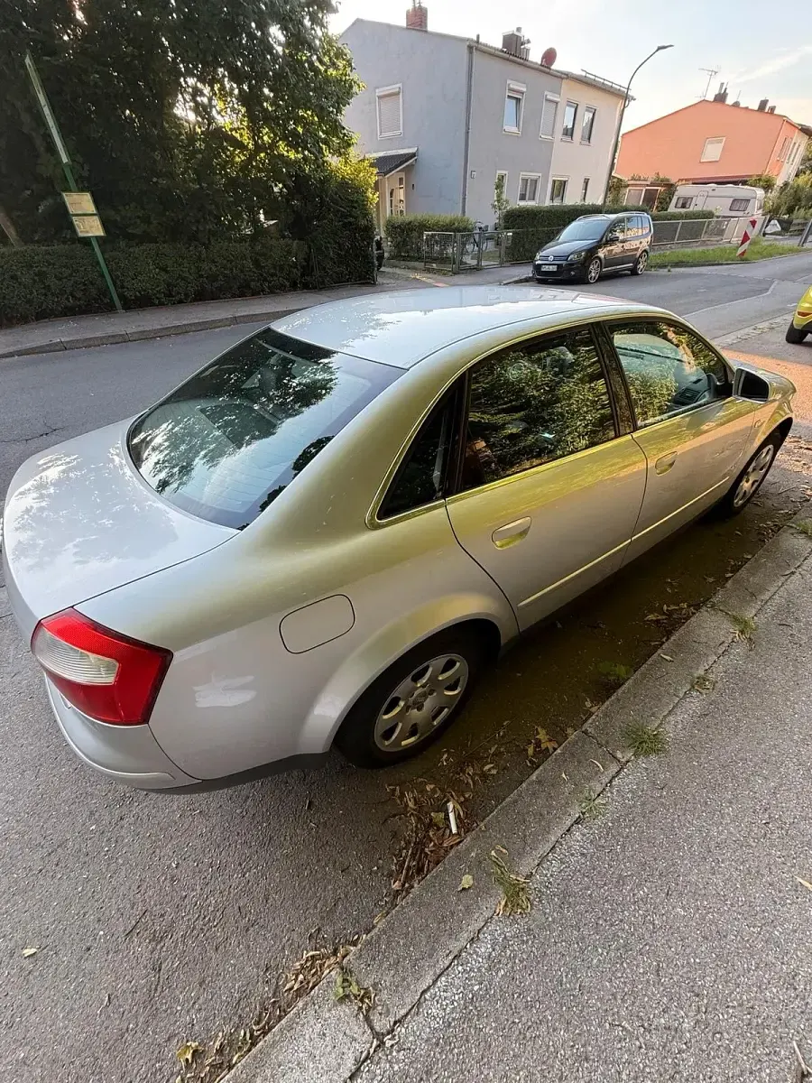 Gebraucht Audi A4 131 PS (96 kW) 2001 Silber Limousine