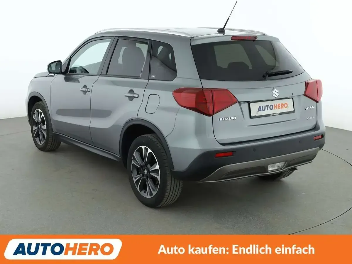 Gebraucht Suzuki Vitara Comfort+ 140 PS (102 kW) 2019 Gray SUV