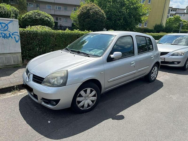 Grau Gebraucht 2008 Renault Clio II Campus Limousine | 2.000 € (Guter Preis) - Bild 1/4