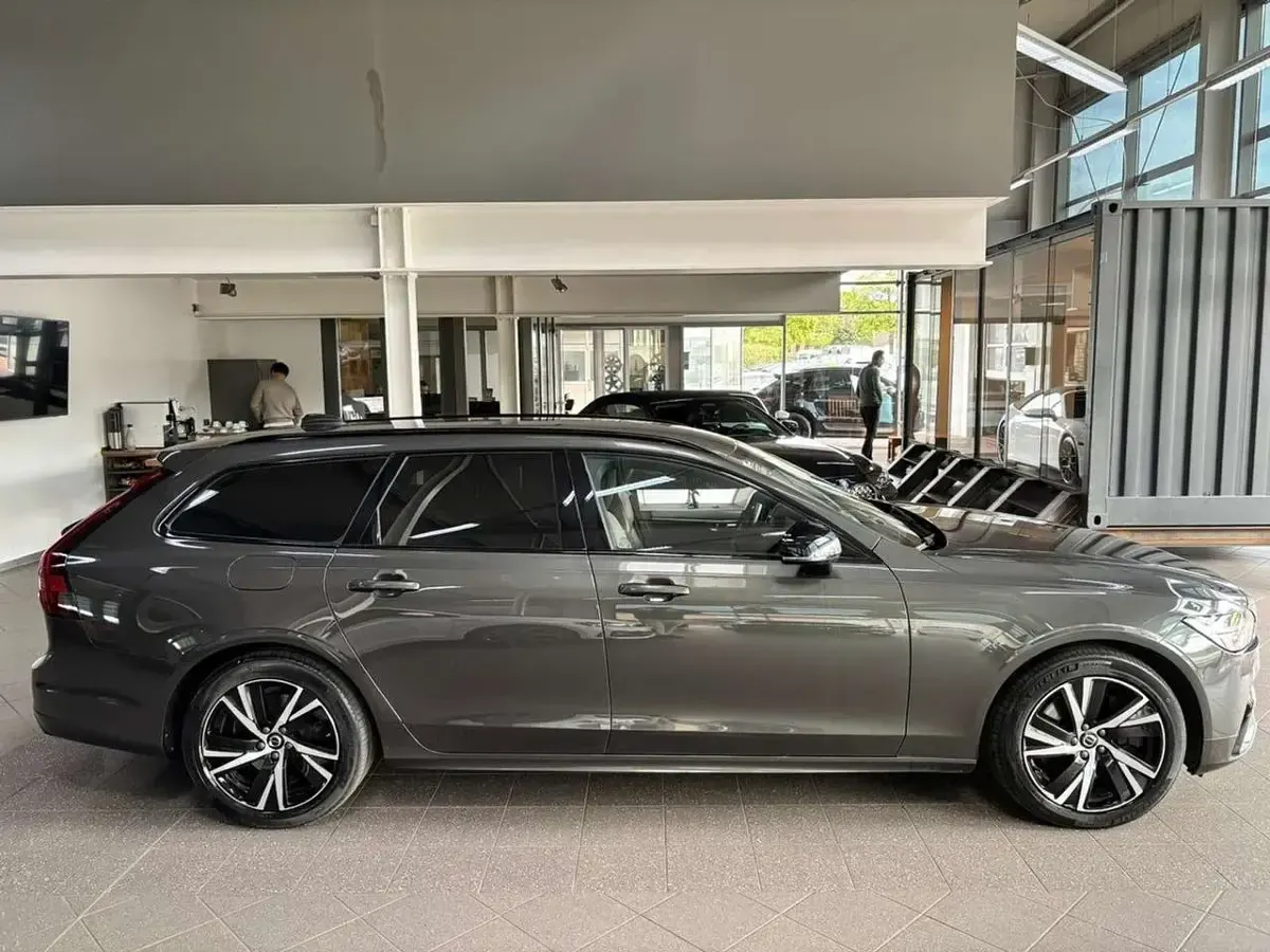 Gebraucht Volvo V90 R-Design 392 PS (288 kW) 2020 Pine grey / metallic (metallic) Kombi