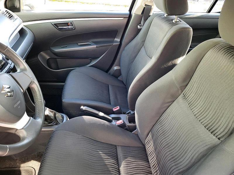 Gebraucht Suzuki Swift Club 94 PS (69 kW) 2011 Schwarz Kleinwagen