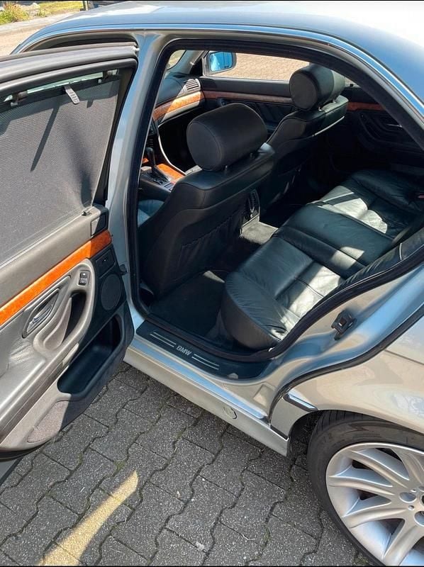 Gebraucht BMW 740 286 PS (210 kW) 1995 Silber Limousine