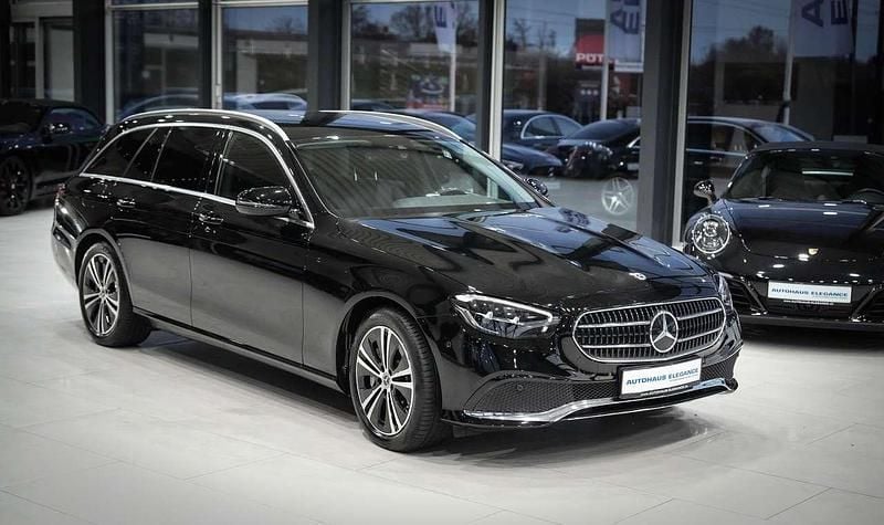 Gebraucht Mercedes E400 Avantgarde 330 PS (242 kW) 2022 Schwarz  unilack Kombi