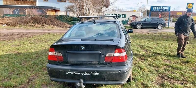 Gebraucht BMW 320 150 PS (110 kW) 2004 Schwarz Limousine