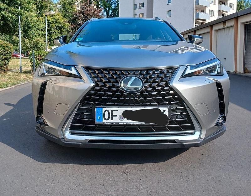 Silber Gebraucht 2020 Lexus UX 200 SUV | 18.900 € - Bild 1/4