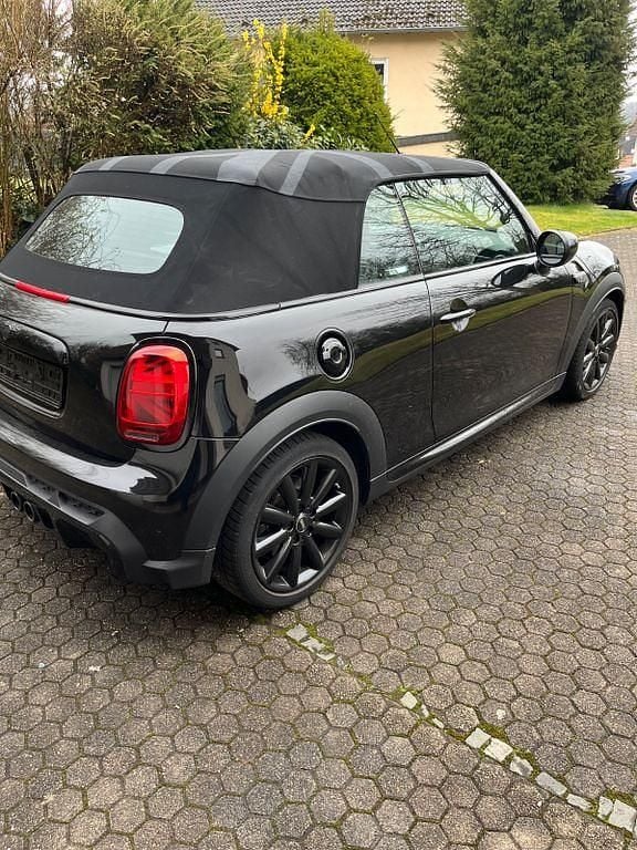 Gebraucht Mini John Cooper Works 178 PS (130 kW) 2021 Schwarz Kleinwagen
