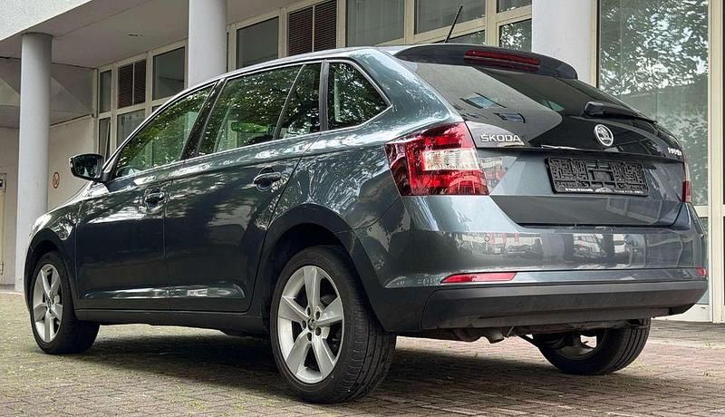 Grau Gebraucht 2019 Skoda Rapid Kombi | 9.999 € (Fairer Preis) - Bild 1/4