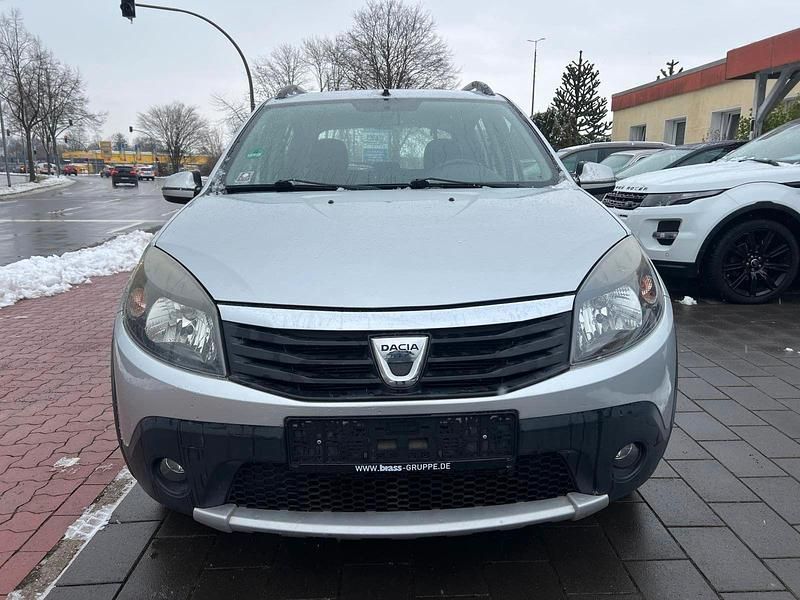 Gebraucht Dacia Sandero Stepway 105 PS (77 kW) 2012 Grau Limousine