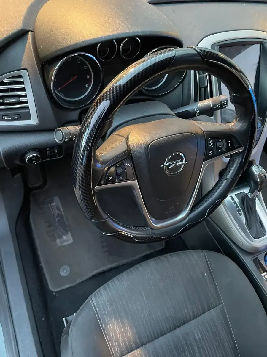 Gebraucht Opel Astra 116 PS (85 kW) 2011 Schwarz Limousine