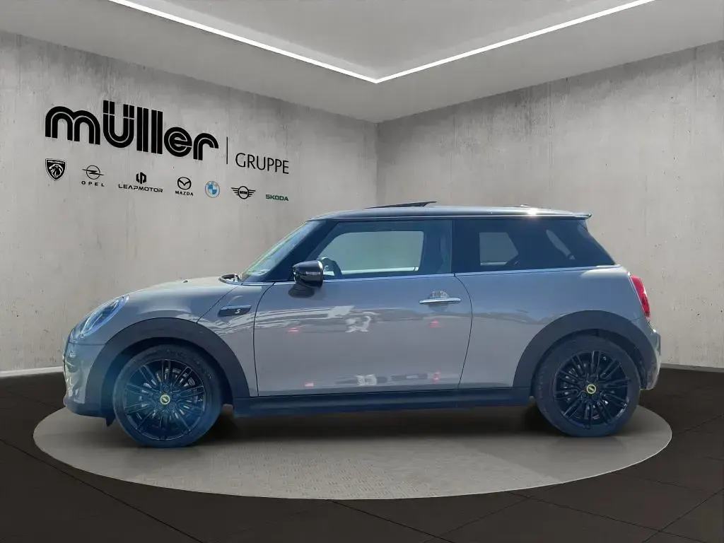 Gebraucht Mini Cooper SE Hatch 135 kW (184 PS) 2022 Moonwalk grey Kleinwagen