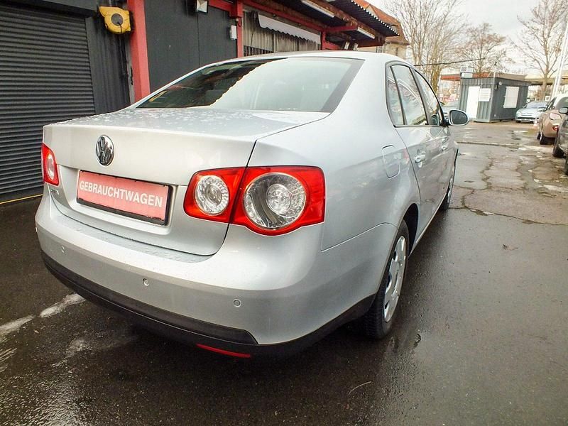 Gebraucht VW Jetta 116 PS (85 kW) 2006 Silber Limousine