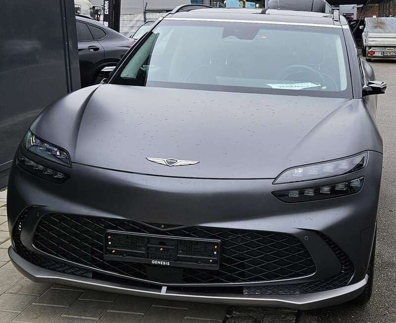 Grau Gebraucht 2022 Genesis GV60 Sport Plus SUV | 39.999 € (Guter Preis) - Bild 1/4